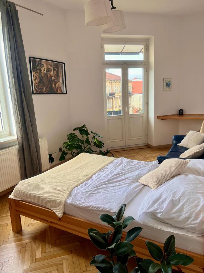 Chic Apartment In The Center Of Cracow كراكوفيا المظهر الخارجي الصورة